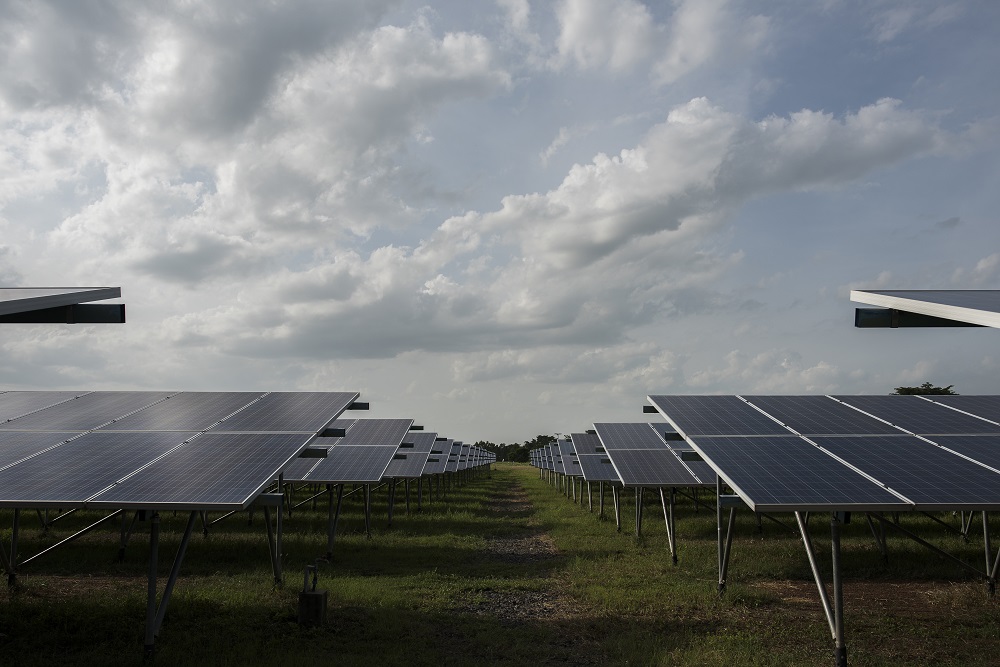miniusina solar|||Fotógrafo:Freepik